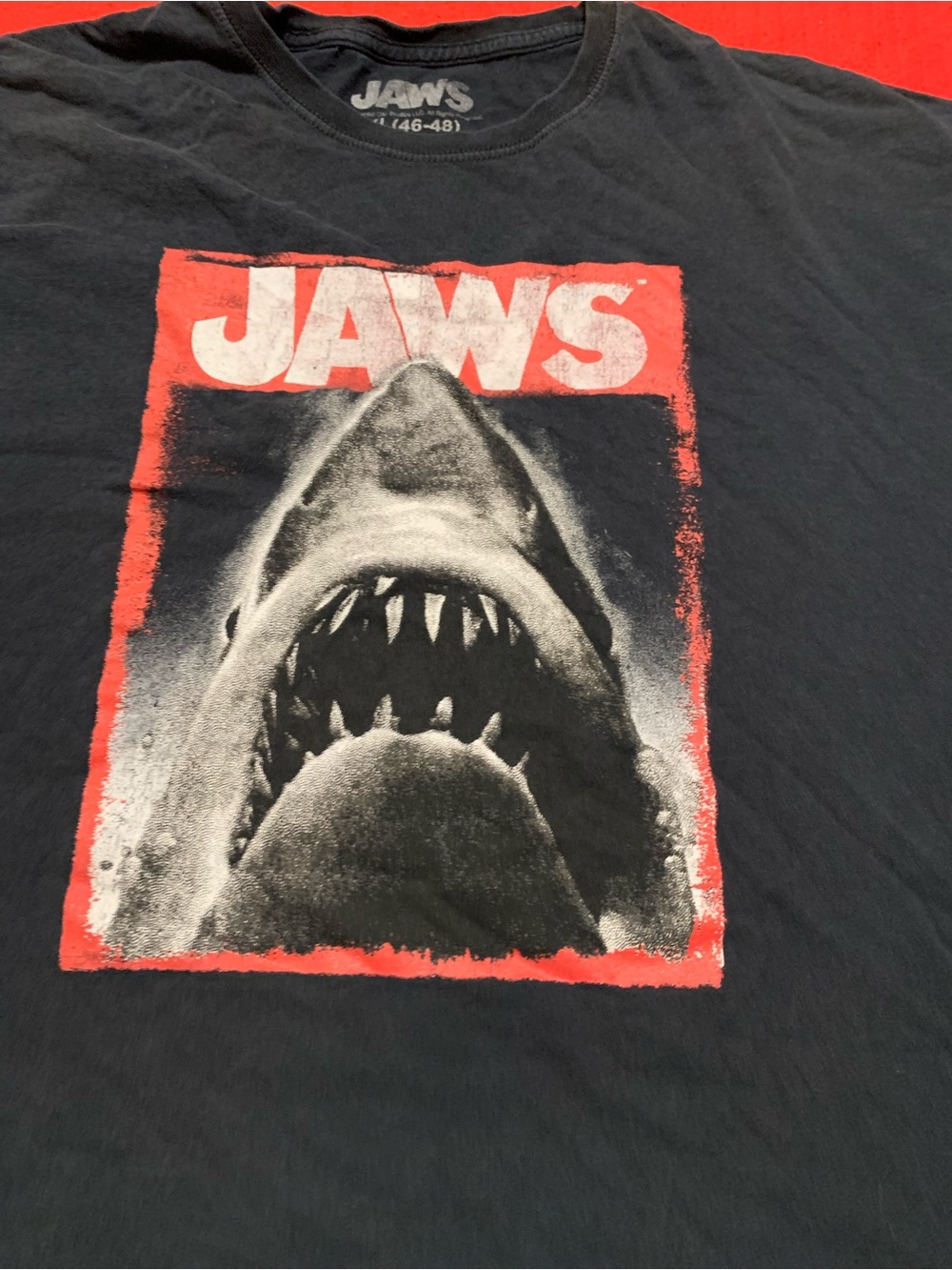 Vintage Universal Studio Jaws Shark Tee Top T-shirt Black Red
